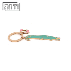 Wholesale Animal Keychain Gold Plated Cute Crocodile Keychain with Ring