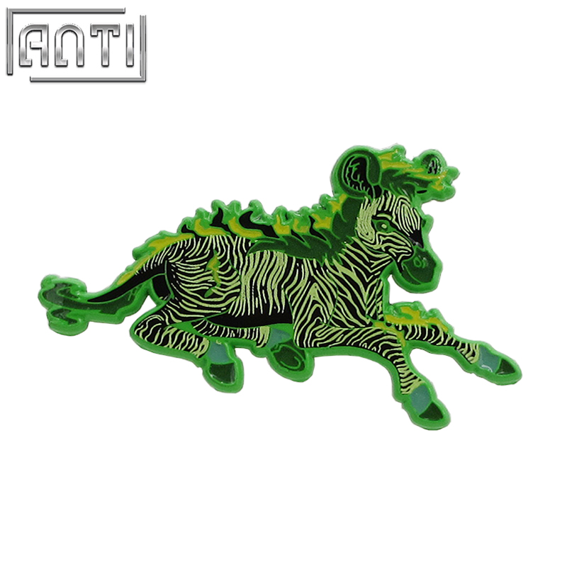 Wholesale Manufacturer cheap unique Cartoon shape green animal green dyed soft enamel Lapel Pin