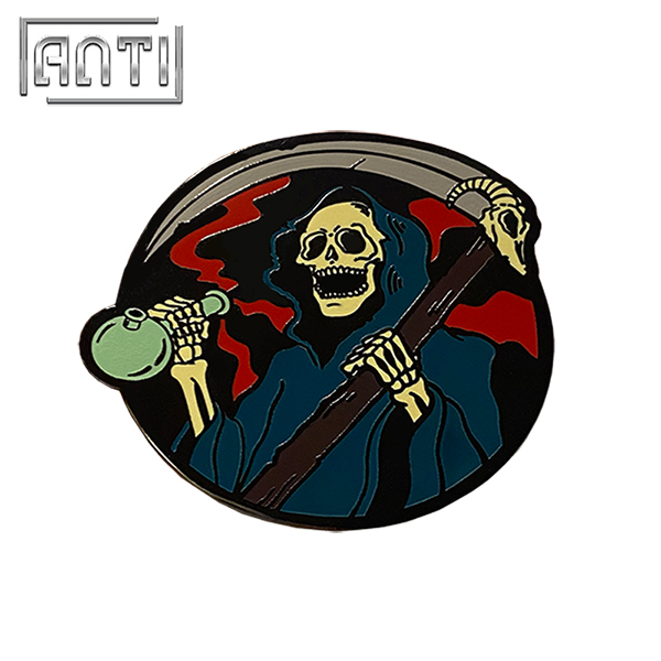 Custom Cartoon Round Horror Black Robe Death Skull Poison Sickle Lapel Pin Wholesale Manufacturer Black Nickel Metal Badge