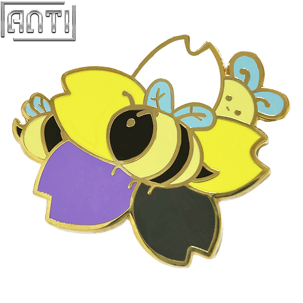 Factory Cute Cartoon Yellow Bee Design Pin Many Hardworking Little Bees And Flowers Gold Metal Badge Make An Enamel Pin For Gift