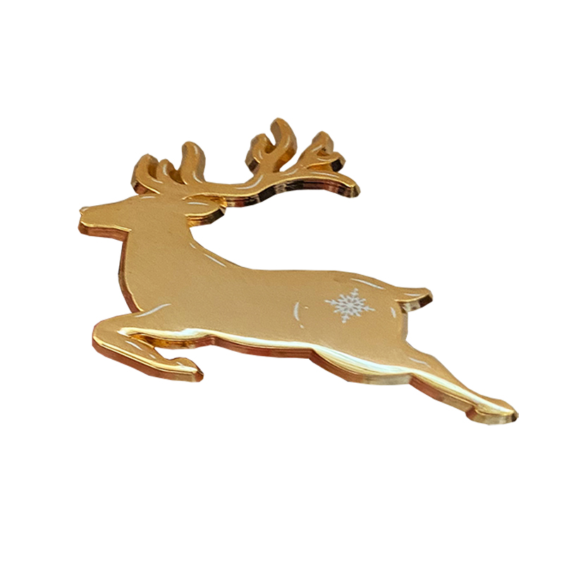 Wholesale crafts Die cast Christmas fair and lovely gold elk white snow soft enamel Lapel Pin
