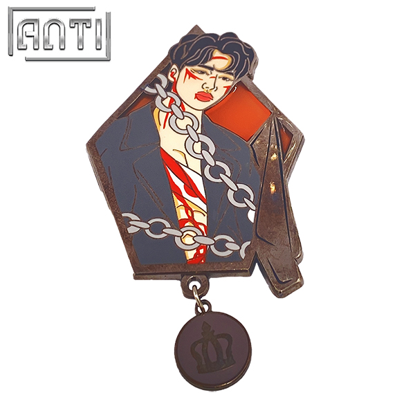 Custom Cartoon Handsome Man Lapel Pin Chains Of Iron South Korea's Stars Red Stain Glass Hard Enamel Black Nickel Metal Badge