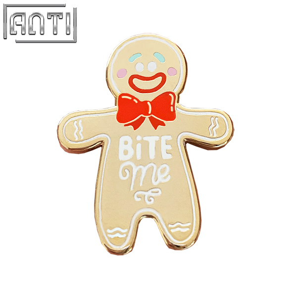 Custom Cartoon Christmas Gold Cute Gingerbread Doll Lapel Pin Wholesale Manufacturer High Quality Hard Enamel Metal Craft Badge